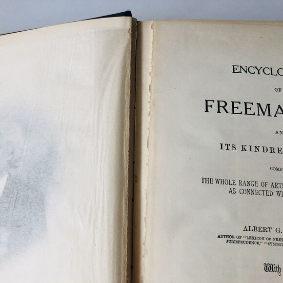 Antique 1917 Encyclopedia of Freemasonry HC Book Illustrated Mackey Men’s Lodges - Picture 7 of 16
